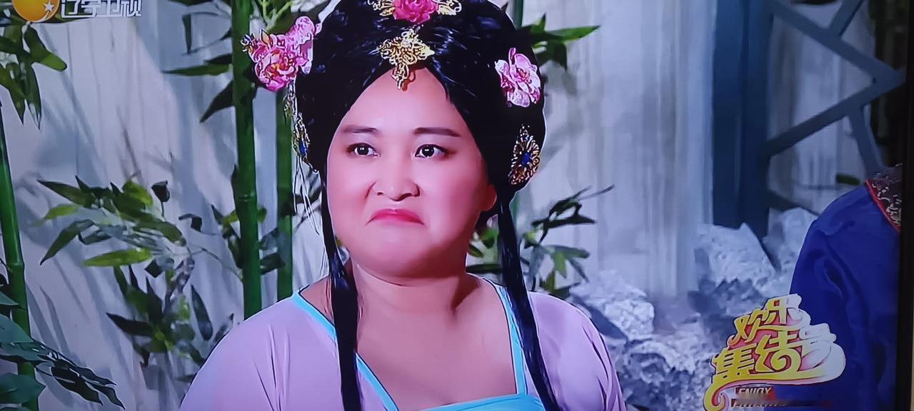 胖贾玲，你何时回归？你现在是瘦了，但我却不爱看你了，觉得你变了一个人，浑身上下的