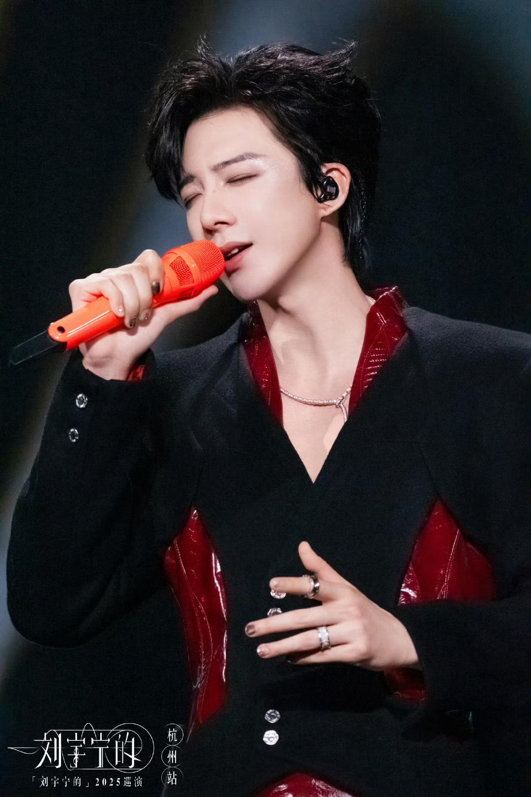 摩登兄弟 传递正能量 。凝聚v力量 。独特烟嗓裹挟故事，每一曲都直抵心底。从街头