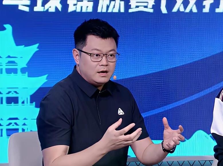 全锦赛为何不看好龙蟒组合，
侯英超的分析一针见血，

老侯说，
虽然龙蟒组合，