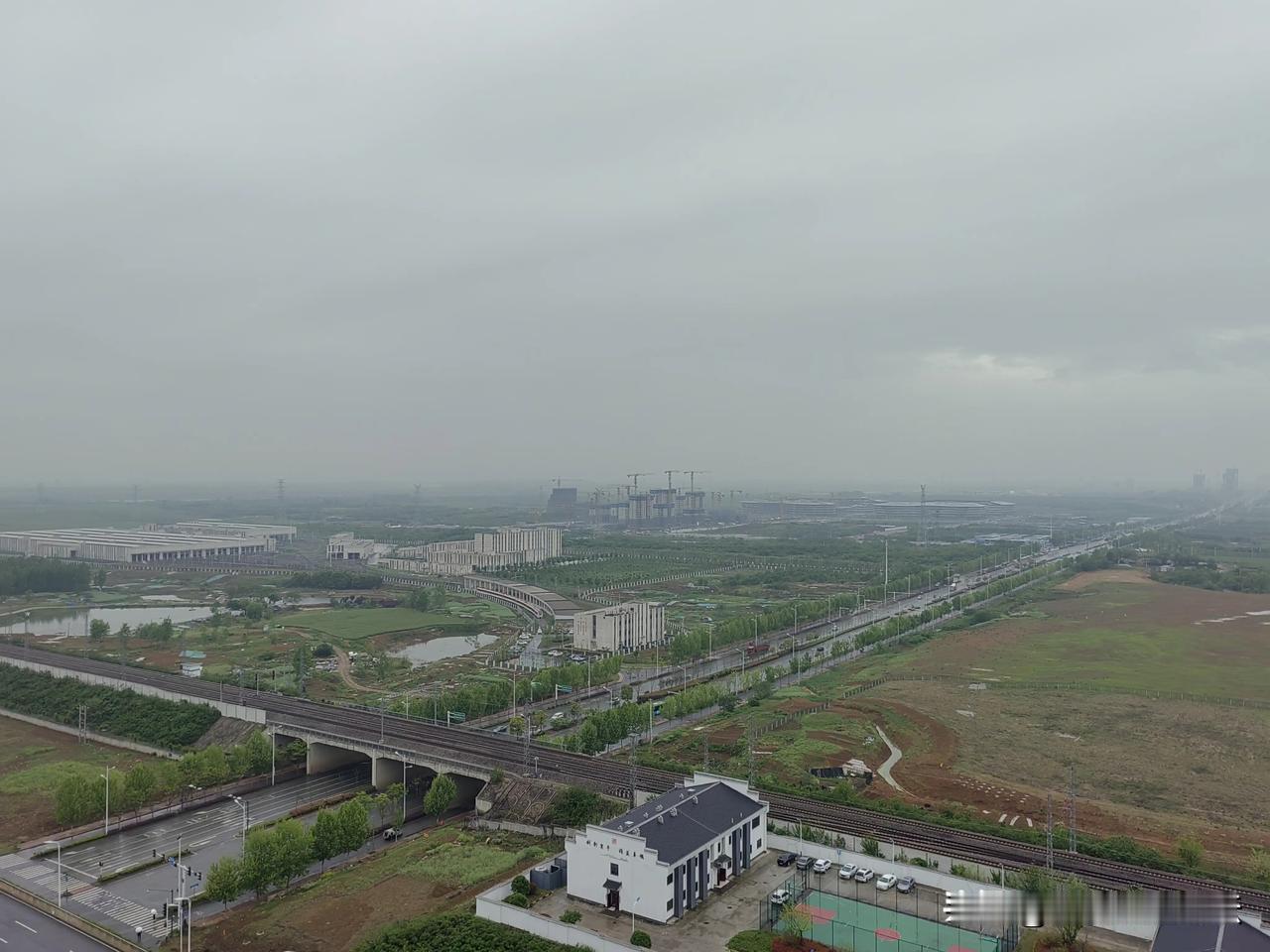 合肥科大讯飞总部最新进展，以及旁边万科新盘进度也很快。
这个地方发展也要一些时间