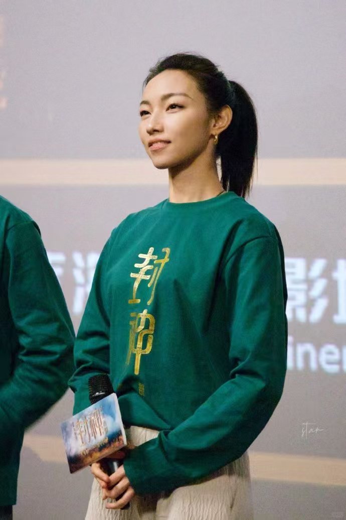 那尔那茜娜然还原封神名场面  那尔那茜、娜然的重现魅力难挡，大年初一不见不散！ 