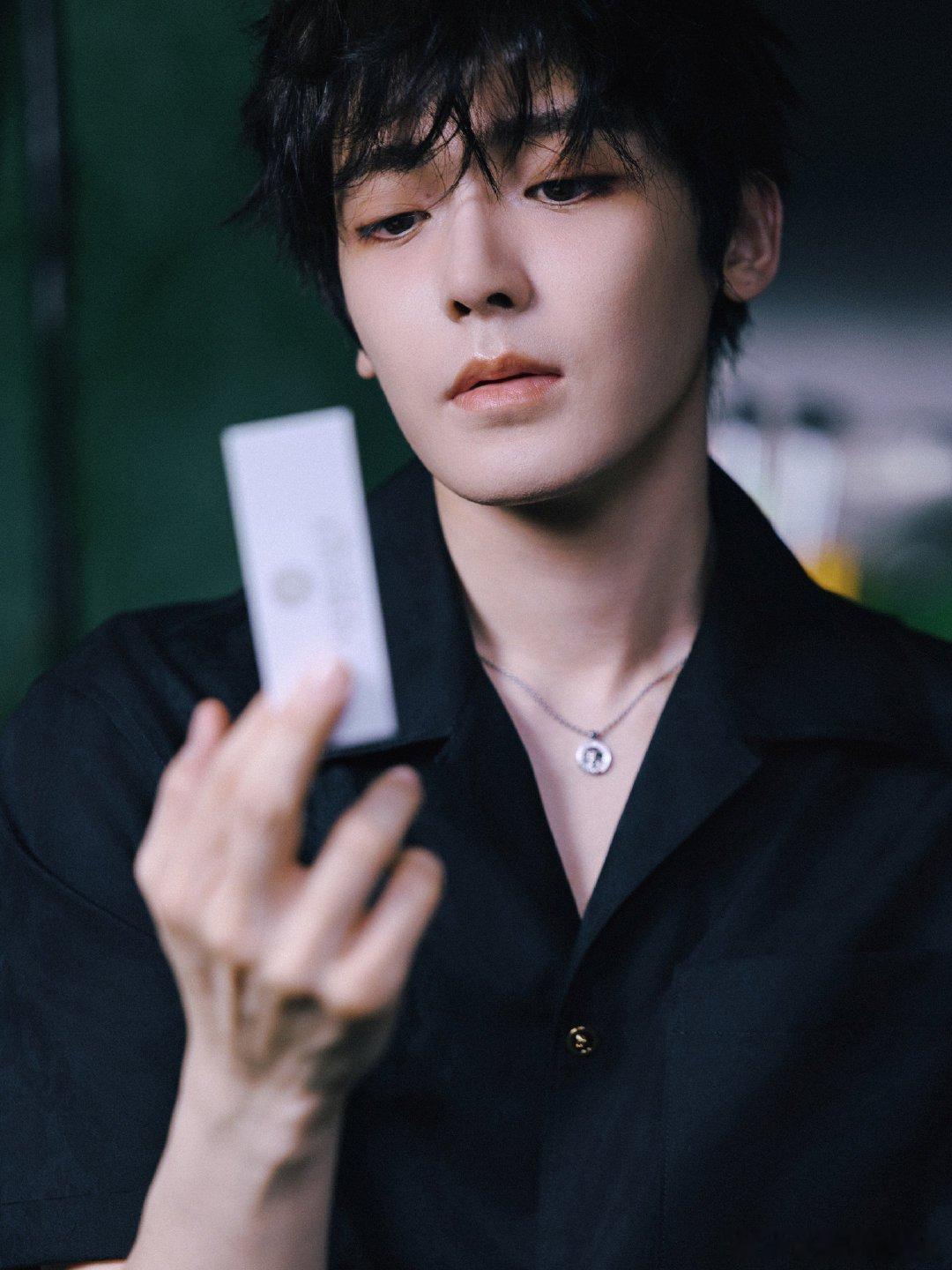 侯明昊的商务路线是专门为了割韭菜的吗