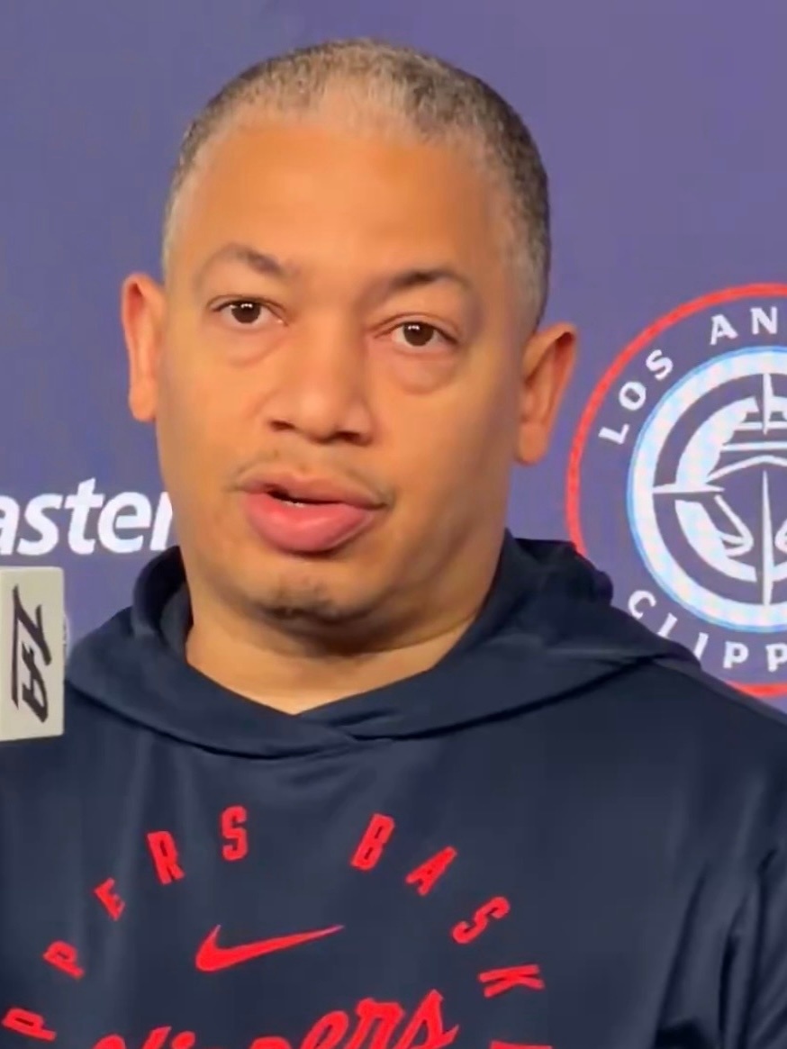 泰伦-卢表示，尽管球队以3胜7负的战绩开局，但教练组和球员之间依旧彼此信任。球队