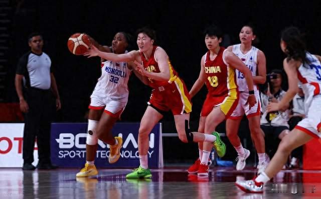中国女篮26分大胜蒙古：实力碾压背后，外线隐忧不容忽视