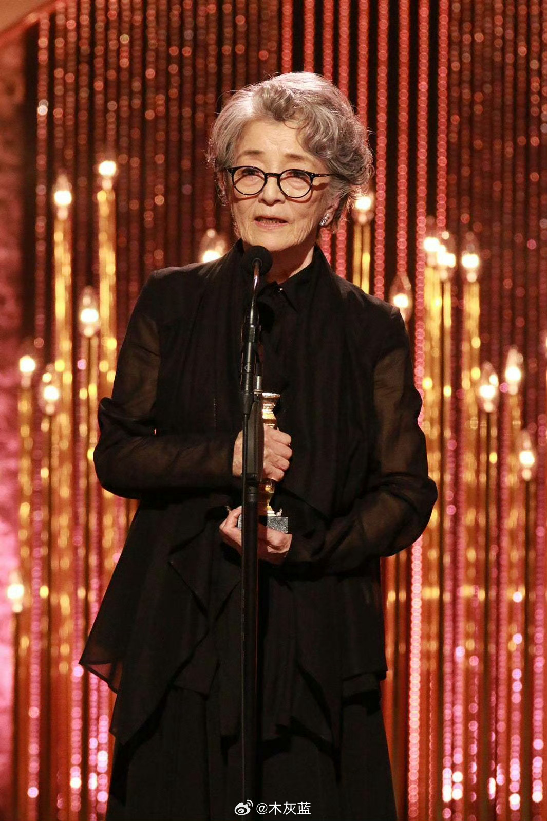 倍赏千惠子凭借「东京出租车」二封日本电影学院奖影后，上一次获奖已经是1981年了