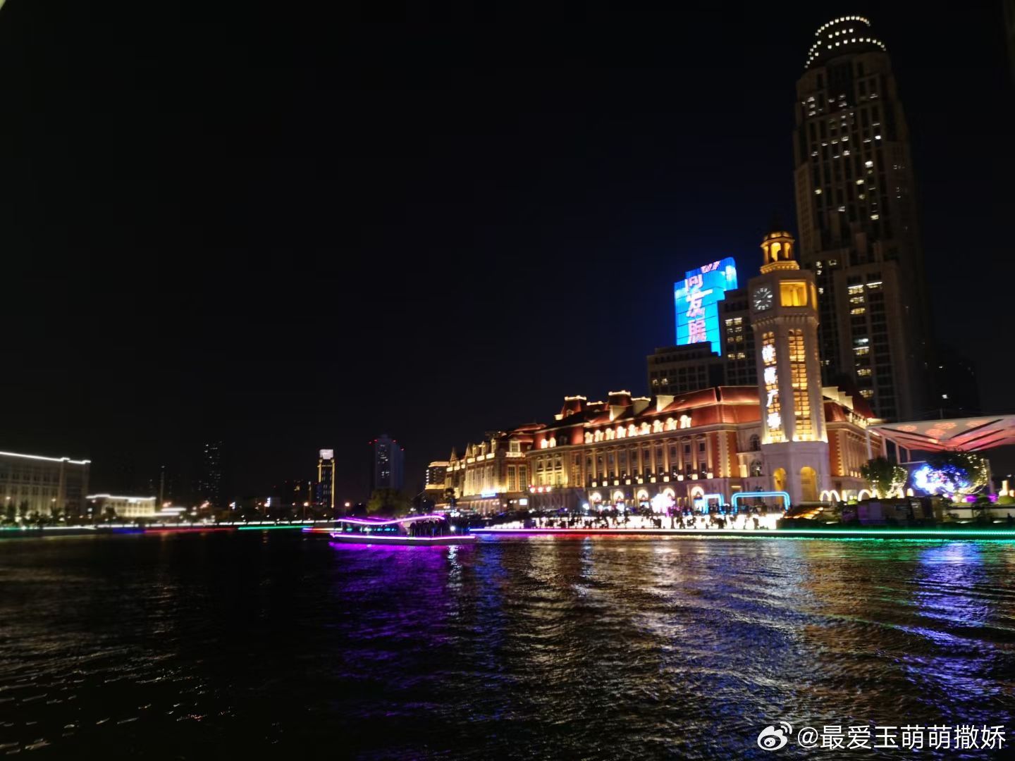 生活手记沟通是情感维系的校梁，桥梁坍塌，误解便会趁隙滋生蔓延。沉默不是退让，而是