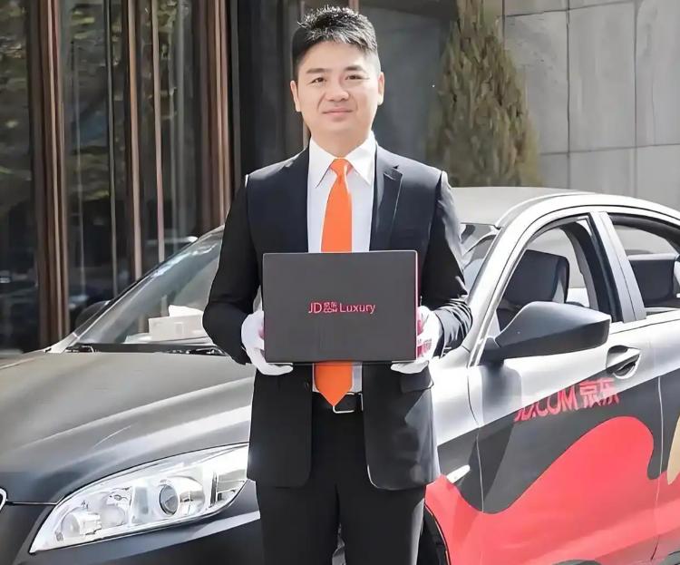 发懵了，刘强东这一手，直接把所有扎堆投AI、新能源汽车大佬的虚假体面撕得干净。一