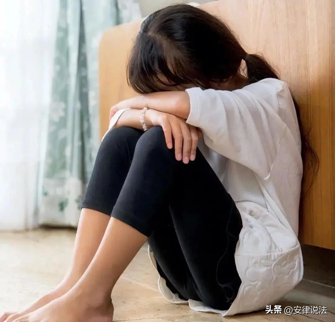 广西贺州，21岁小伙在网上认识一名女孩，虽然明知对方只有12岁，仍然与对方恋爱，