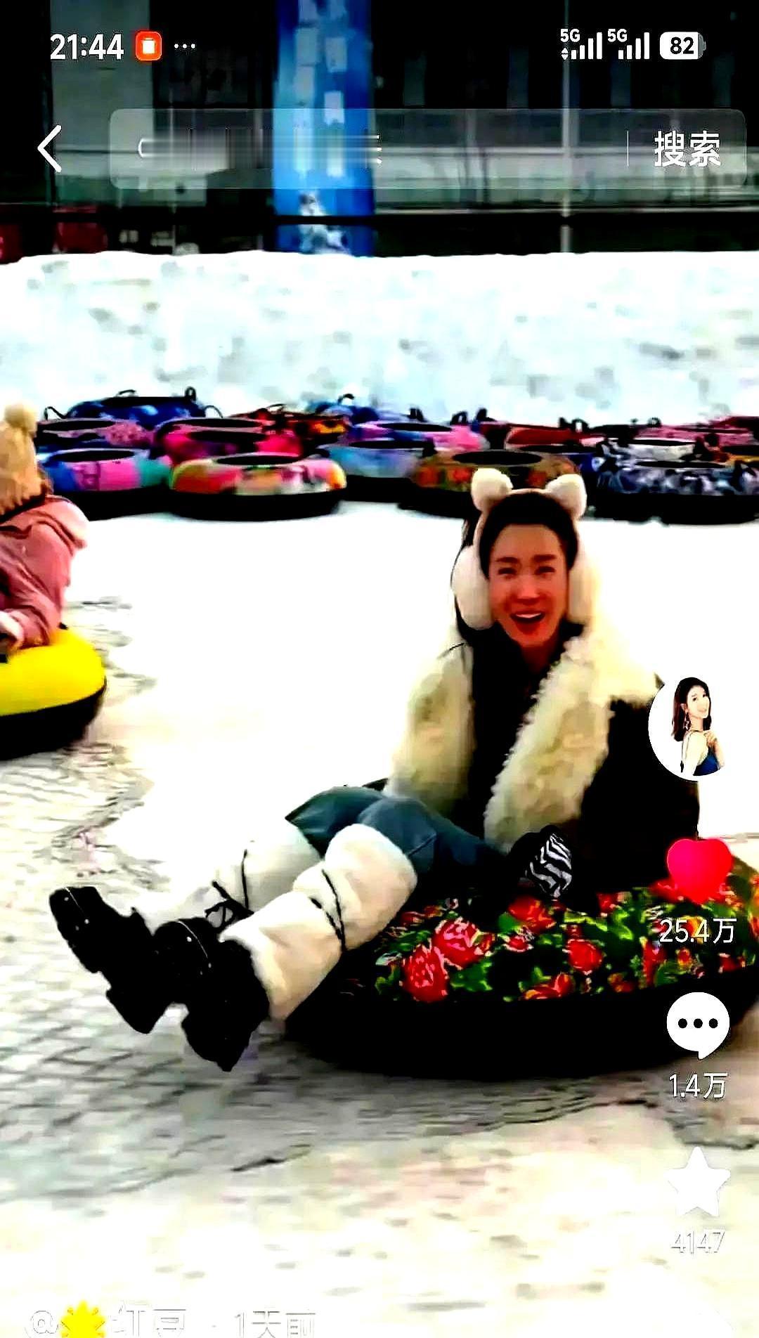 160万人在线，他直接骂兄弟的老婆：“你再跟她混，咱们都得死！
”
镜头前牛牛突