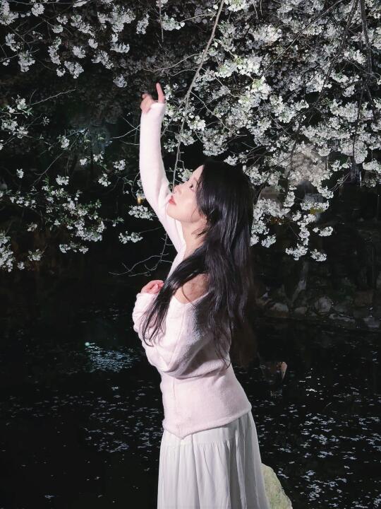 在雨夜的鲁迅公园🌸拍到了人生照片！