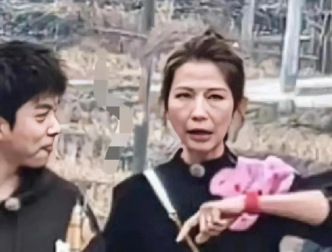好久没看见蔡少芬，现在亮相她老得直接让人不敢认，所以娘娘这是经历什么啦？