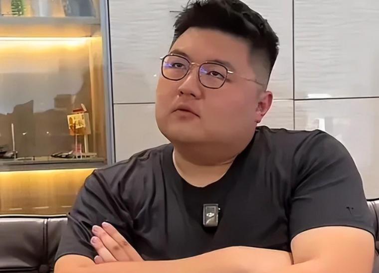 账号比老婆重要？

猴哥把4000万粉丝的猴哥说车攥手里，把上海2000万婚房和