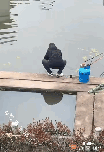 大哥：一条鱼而已，我受的了，形象不能乱。