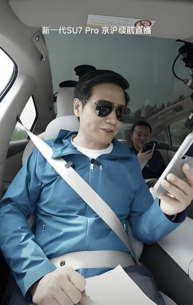 15个小时的直播，到底要达到什么目的？急，就是当下这位老板和企业的注脚。

首先