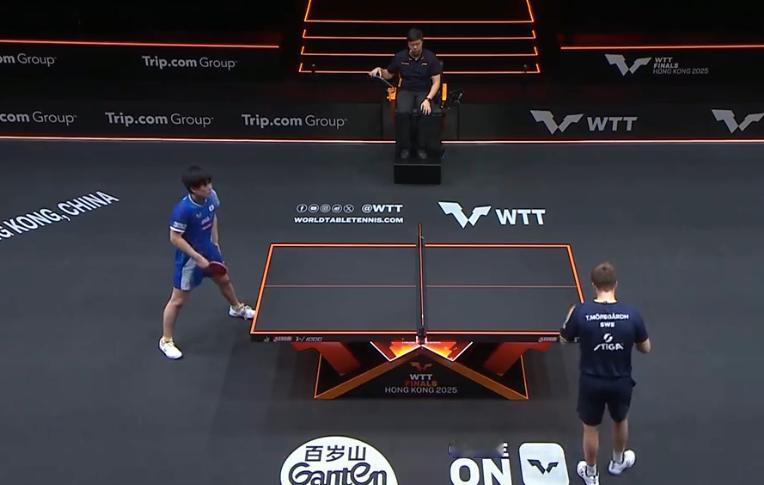 2025WTT香港总决赛落幕。男单决赛，日本的张本智和4-2战胜瑞典的莫雷加德，