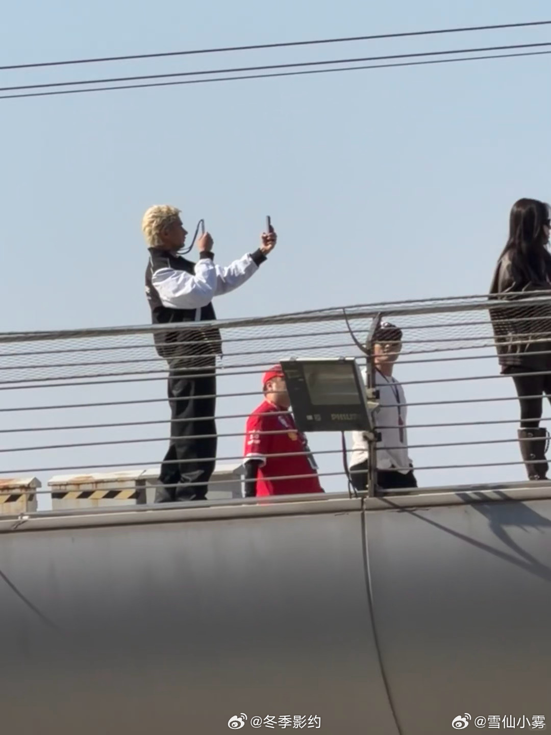 米卡的时尚赛道都到赛车了 三分钟我要知道他的发色色号墨镜链接赛车服品牌大黄靴购买