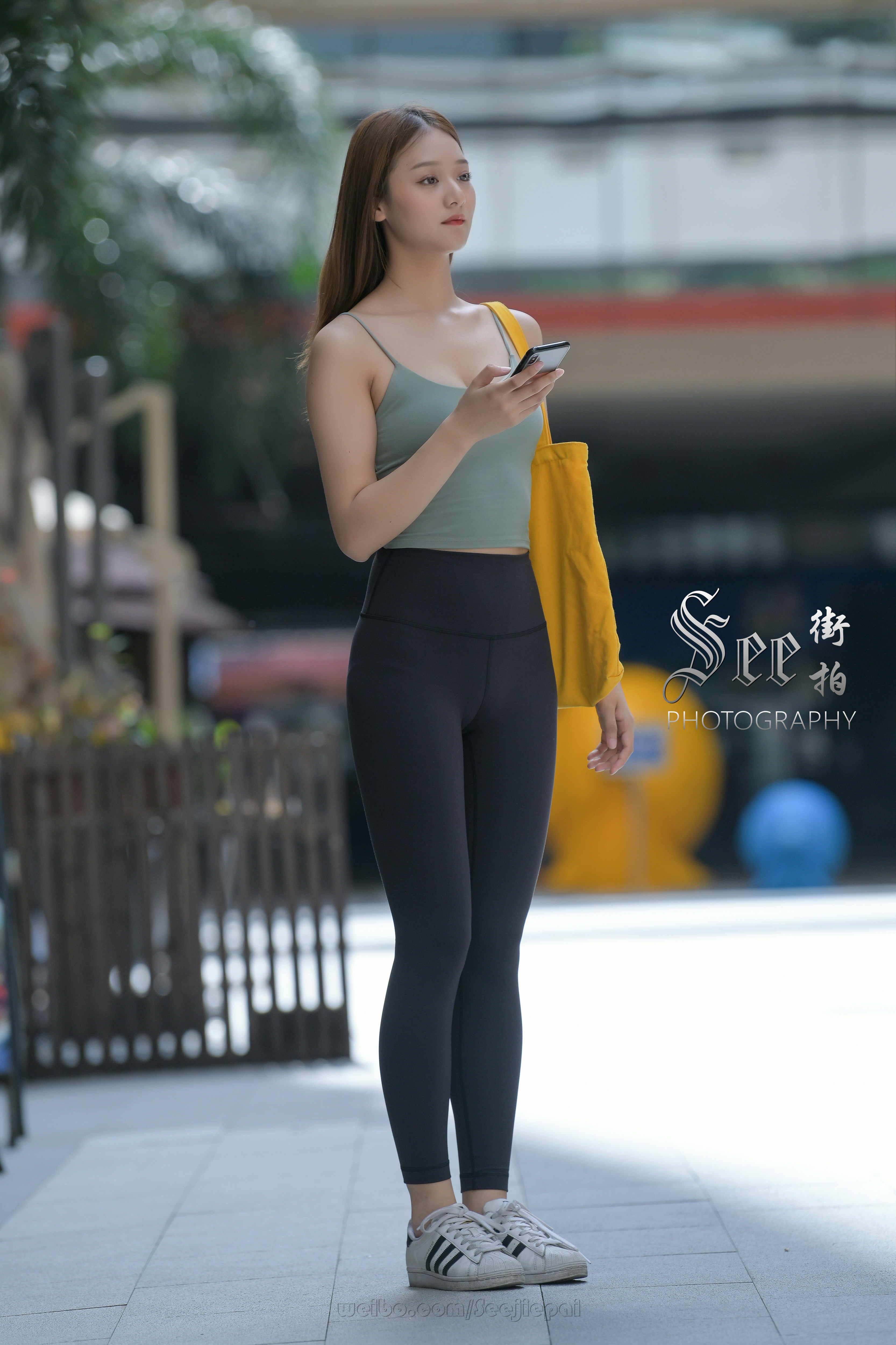 甜美清新的运动装小姐姐~~ ​​​