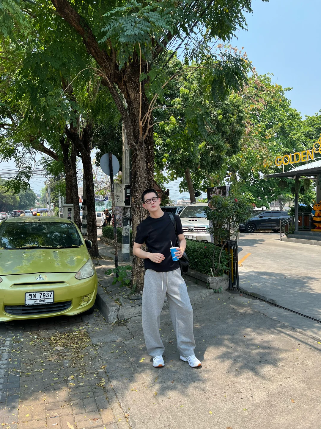 中午的阳光要烤干我啊