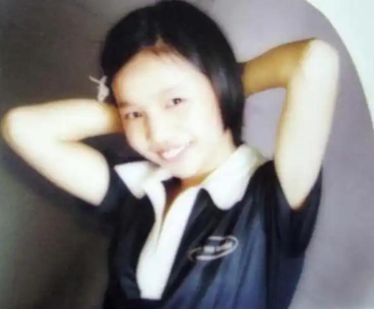 2005年，一场令人震惊的悲剧发生：清华教授13岁女儿因与公交售票员口角，遭掐死
