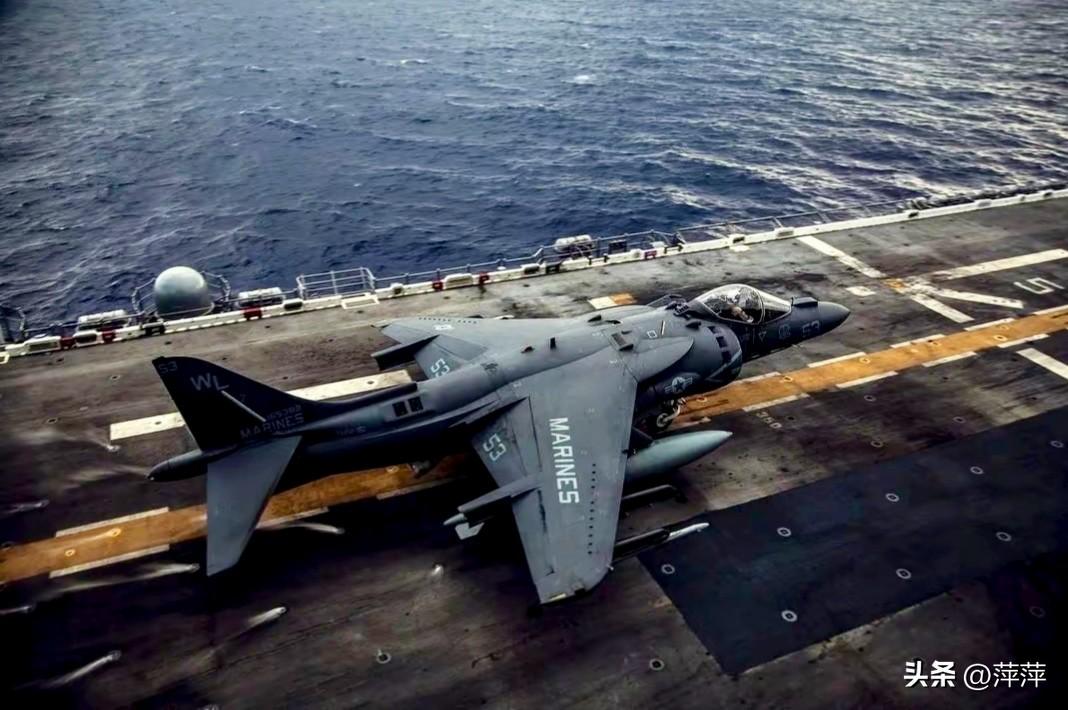 英国海鹞式战机由英国霍克·西德利公司研发，1967年首飞，1969年正式服役，是