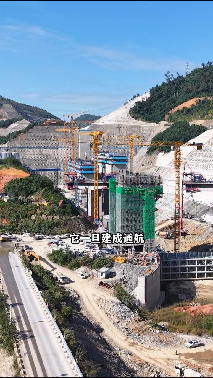 云南平路运河，百色打造水利枢纽通航工程。
它一旦建成通航，云南可以直接从这里走向