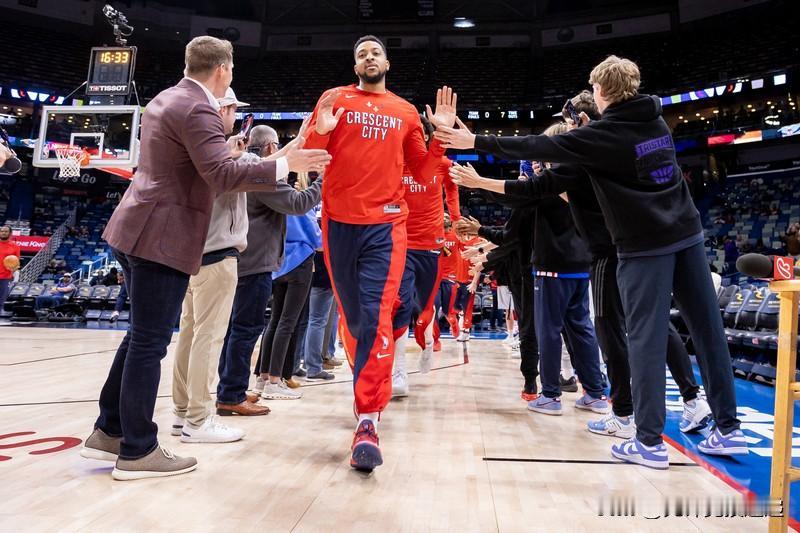 NBA球队三巨头的薪资（8）

华盛顿奇才：
1. 克里斯·米德尔顿：3330万