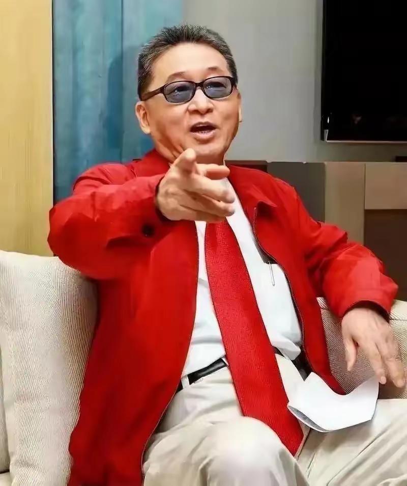 李敖说：“一个家，两个人都在拼命赚钱，那这个家就穷不了，两个人都在用心养娃，这个