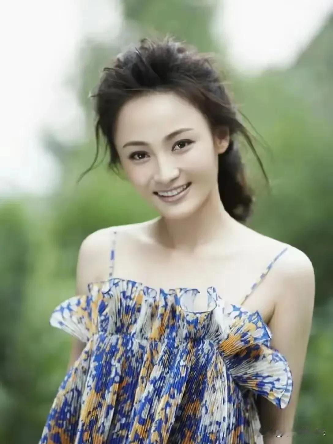 姚笛，真的挺可惜！
她这样的长相，不管在哪个时代当演员都应该很吃香，
集甜美灵动