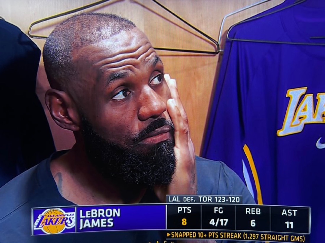 詹姆斯：“我还在找状态呢，这才是我打的第6场比赛。有记录为证，我从来没缺席过整个