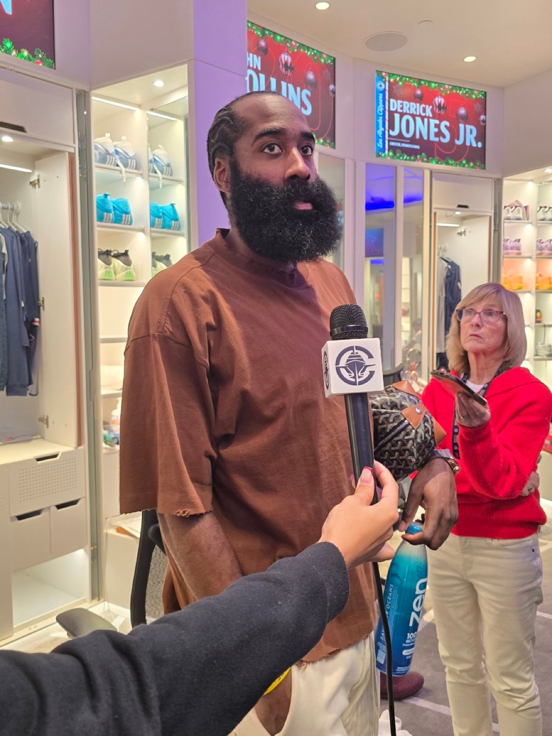 哈登谈快船队为何认为他们的实力高于目前的战绩：“因为我们确实很强。我不知道以这样