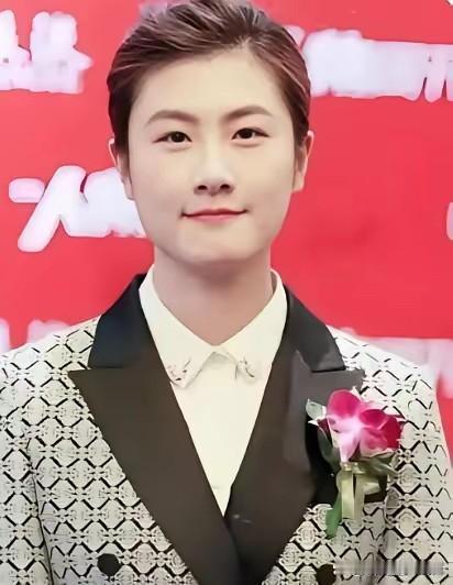 丁宁这校长当得真是让人佩服！四年前她还是北大研究生，转眼就从讲师升到先农坛体校一