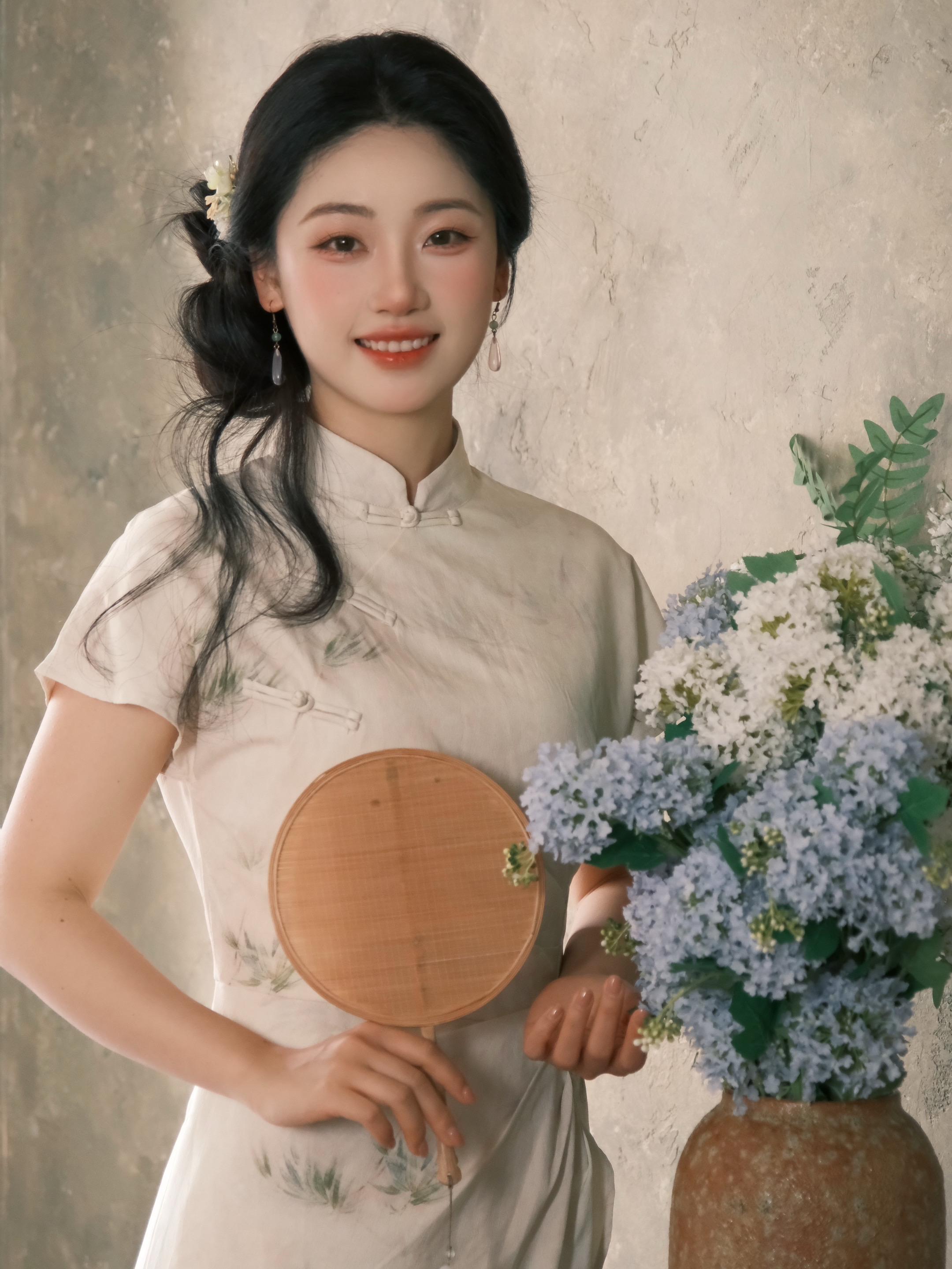 千年万岁，椒花颂声。