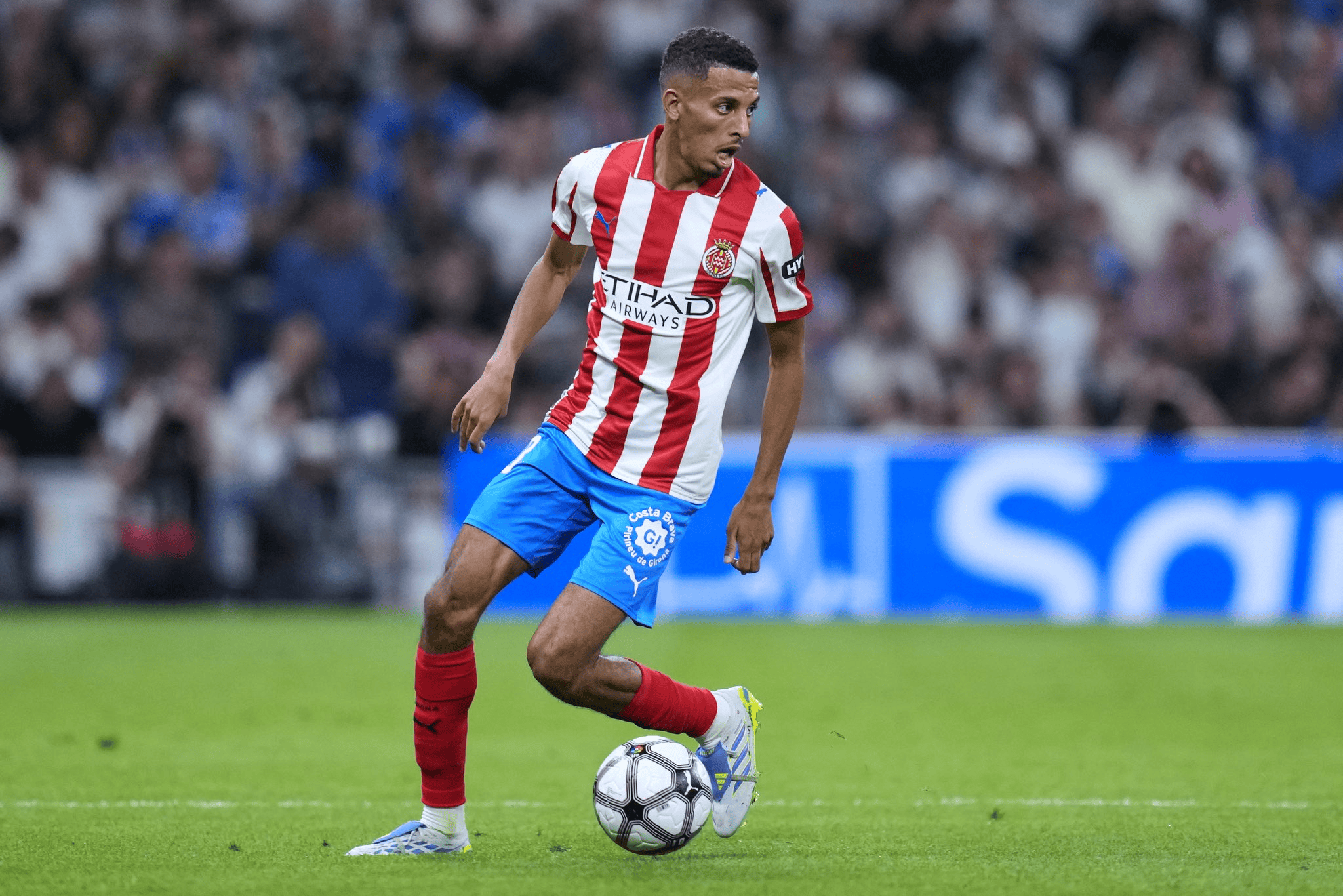 六台：曼城关注吉罗纳中场乌纳希，他有2000万欧解约金条款