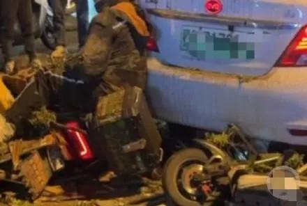 【独家追踪】武汉洪山区突发连环车祸：轿车失控连撞六车，三人不幸受伤

武汉市洪山