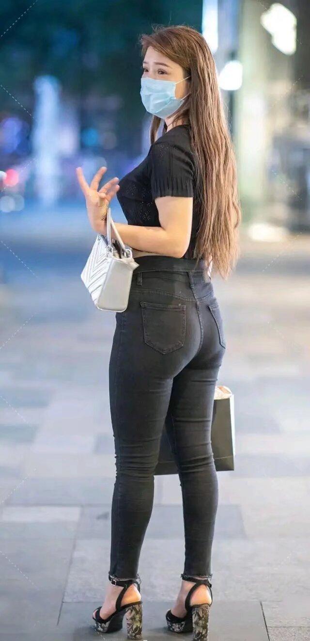 生活总是两难 再多执着 再多不肯 最终不得不学会接受 从哭着控诉 到笑着对待 到