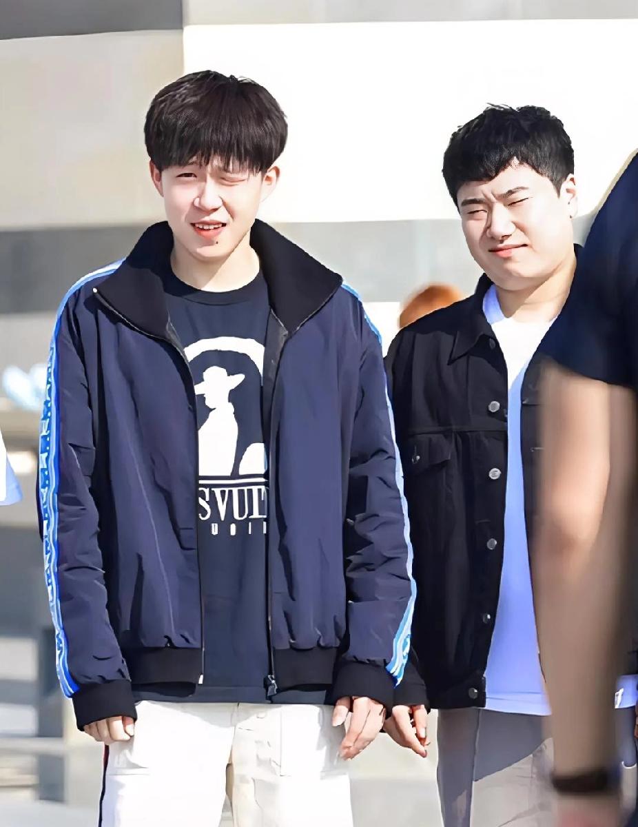 🍎 “霸州双甜”又上分啦！🍬
阳光下并肩走着的这一幕，真的太好磕了。
从赛场