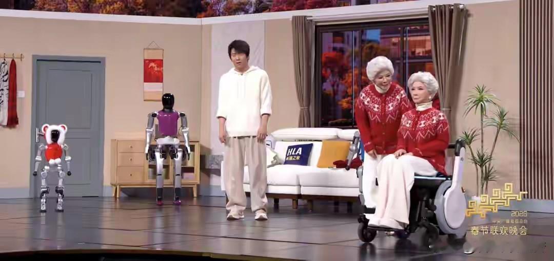 2026年春晚，蔡明搭档人形机器人表演小品《奶奶的最爱》，这场景太奇妙了。30年