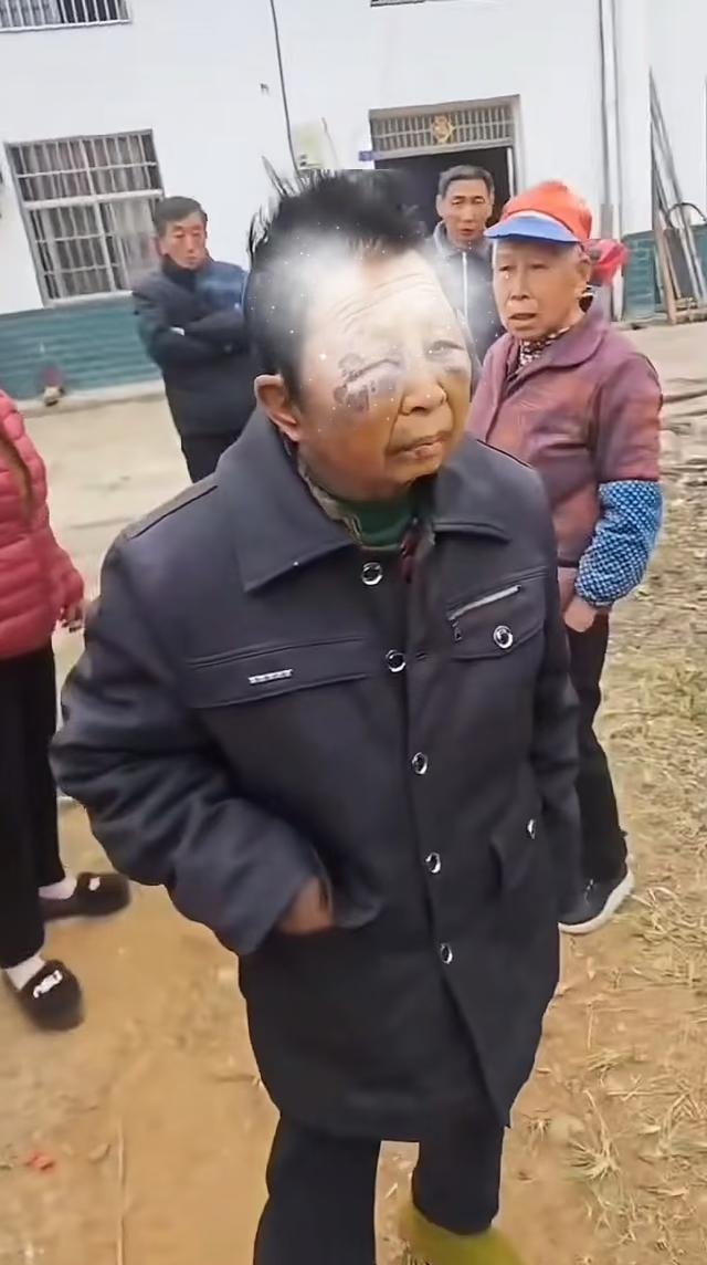 好心人帮帮奶奶吧😭😭
关爱女性女性安全反对一切暴力 想让更多人看到 家暴零容