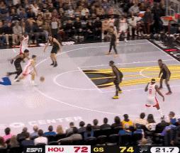 谢泼德突破重扣帮助火箭74-74追平勇士
北京时间11月27日，火箭与勇士的比赛