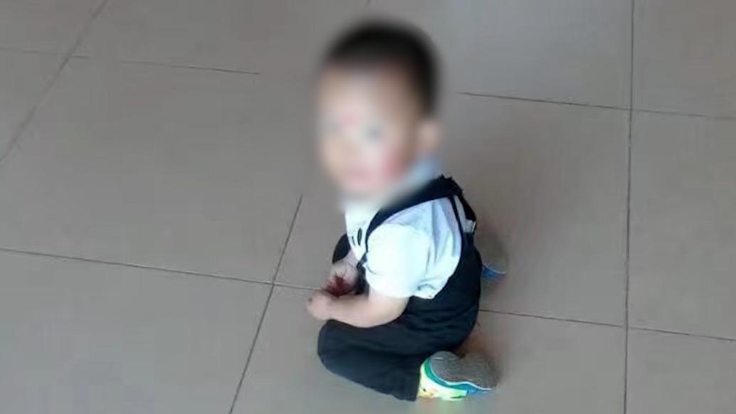 湖南22岁未婚小伙替兄养子，生母却拒养失联，温情的 守护vs冷漠缺席：为孩子撑起