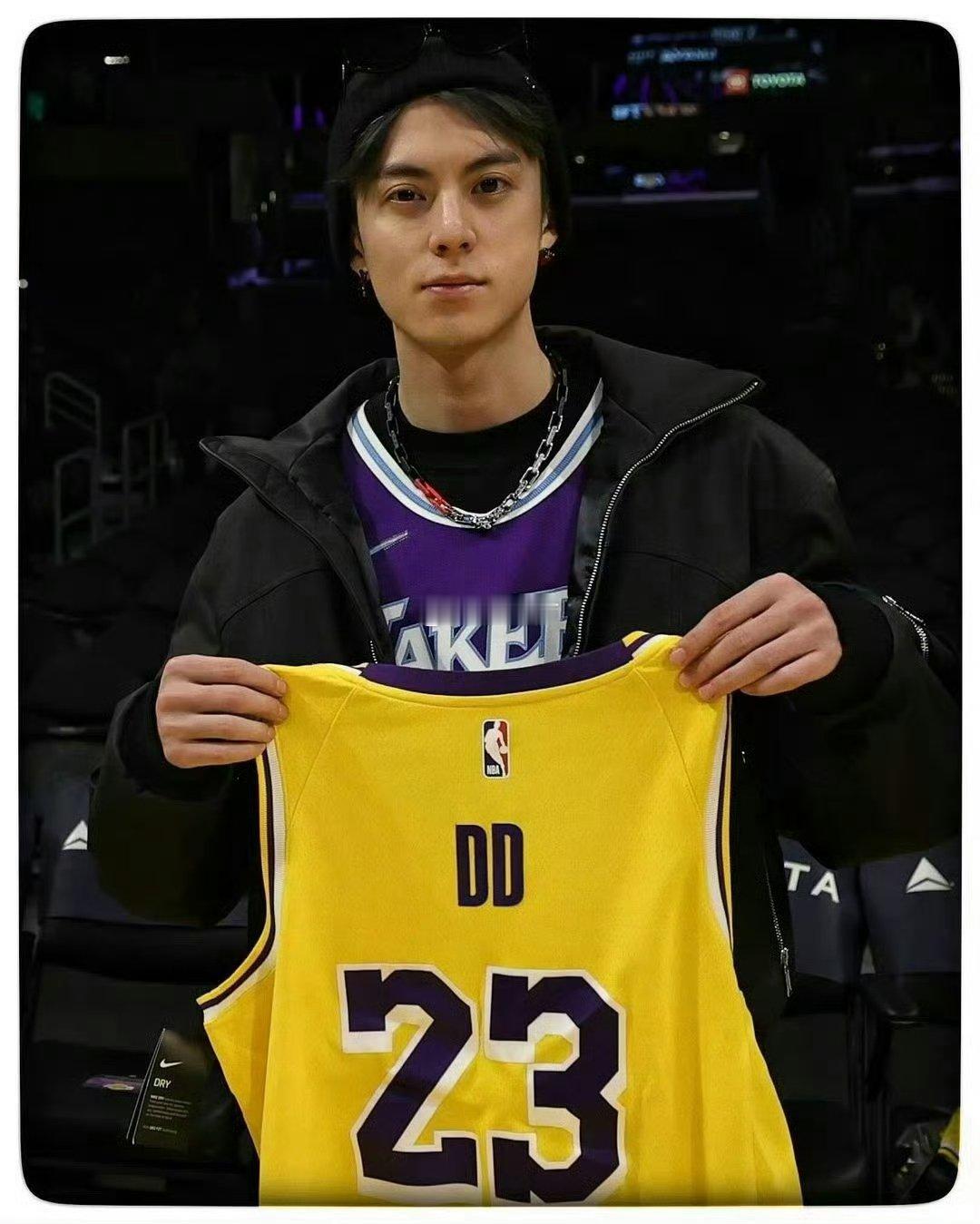 王鹤棣三战NBA全明星 从首秀到三战，王鹤棣与NBA全明星名人赛的缘分越来越深。