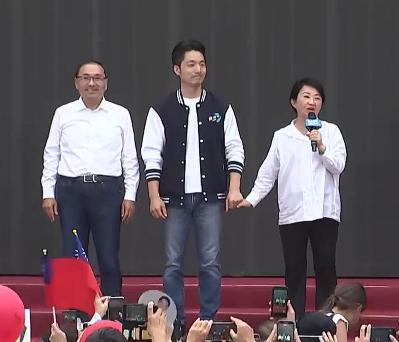这次真的对卢秀燕深感佩服，在10月26日蒋万安竞选总部成立大会上，卢秀燕就在台上