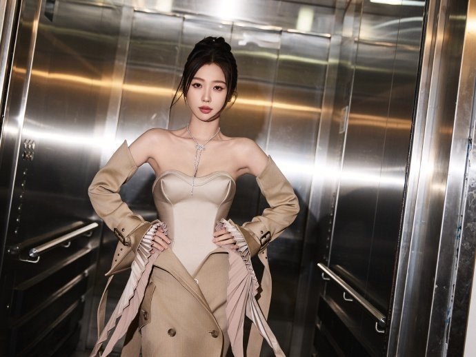 虞书欣星光大赏出图 我女现在真的美的next level了，昨天星光大赏三套lo