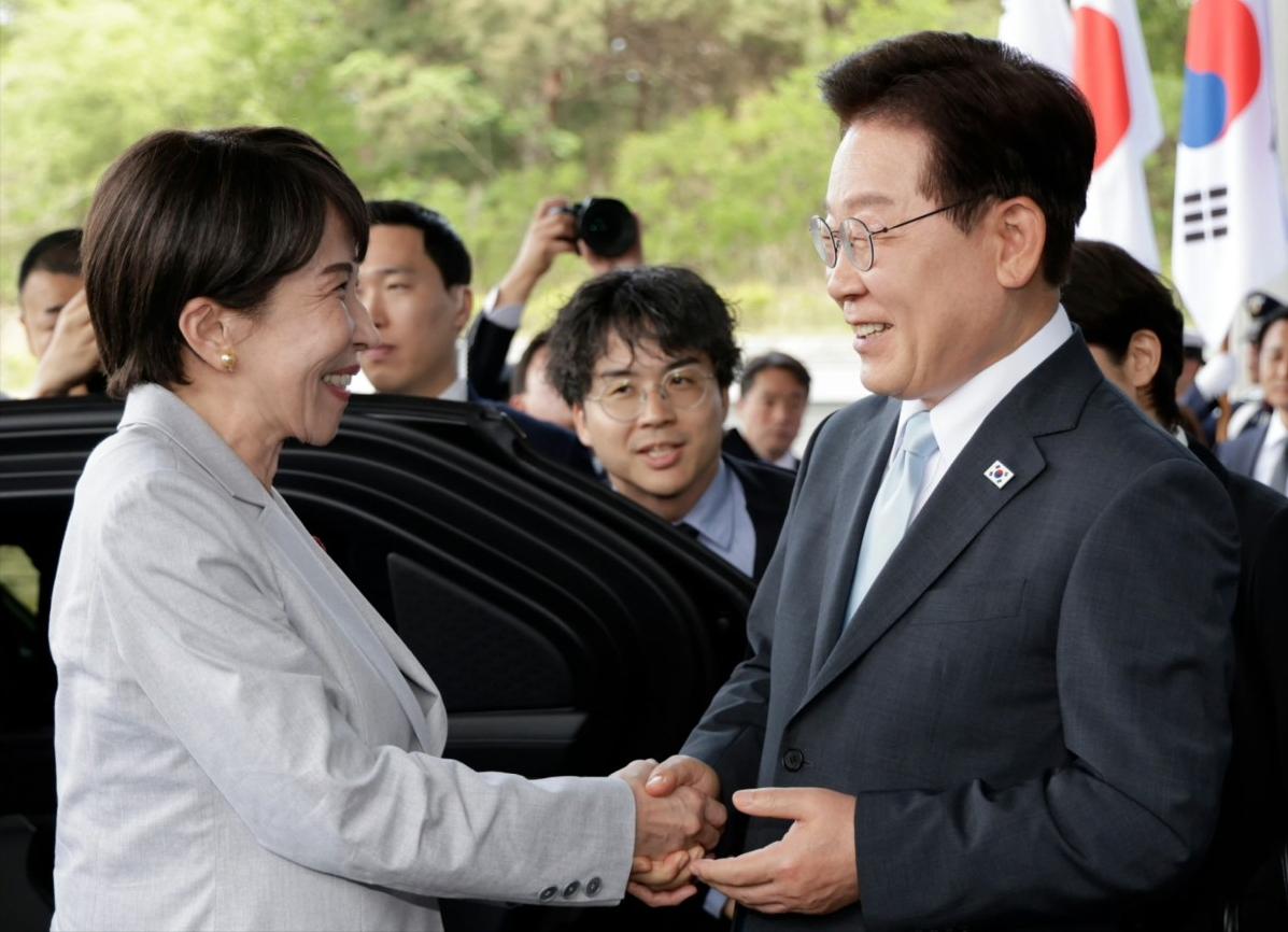 太离谱了！高市早苗居然邀请韩国总统一起泡温泉。

5月19日，高市早苗在韩国庆尚