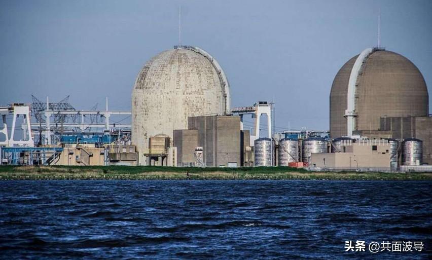 伊朗不要怂，要进行同等反击，以色列和美国联合空袭伊朗核设施，伊朗也应该要空袭以色