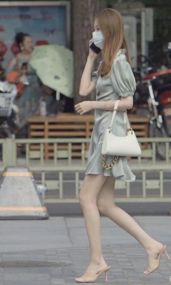 真正的自由 是放下肉身的枷锁 去对思想和精神以及 灵魂的拷问和信仰以及救赎……