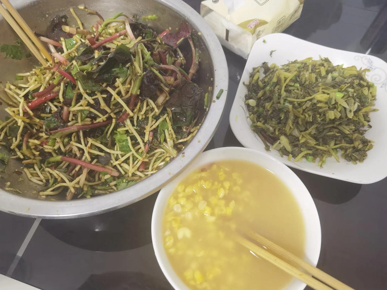 生活是最朴实的慰藉，简单却满是温暖。 日子呀，就在这一粥一菜里，烟火升腾，岁月静