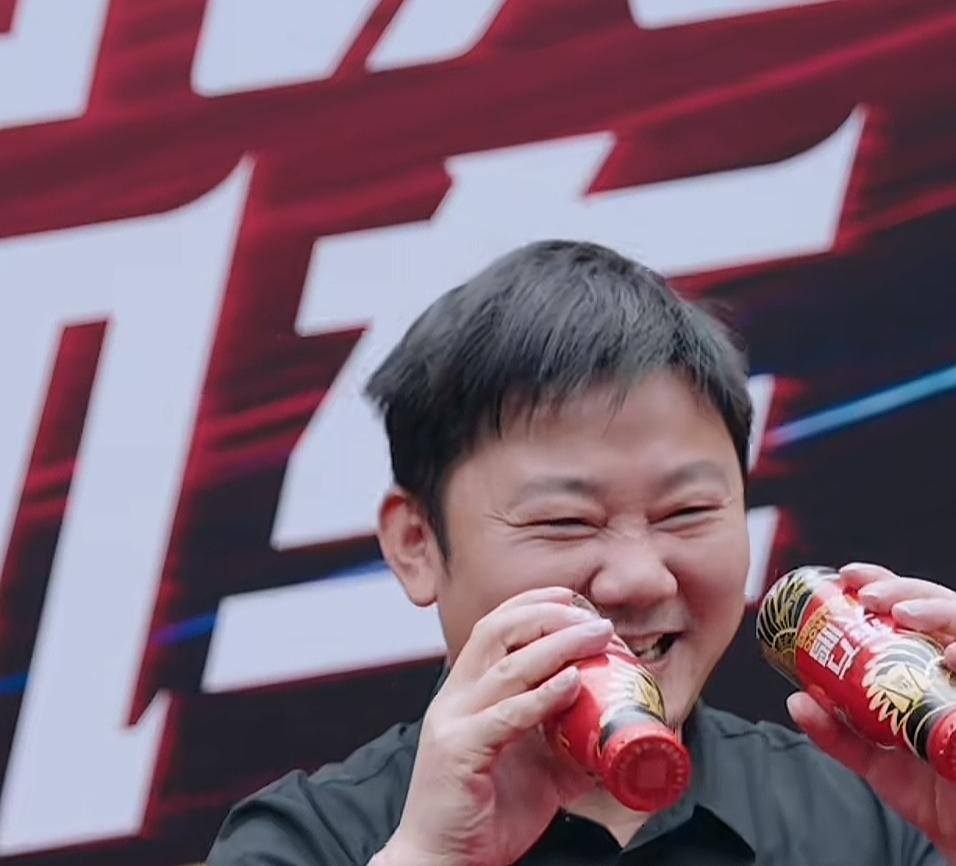 东鹏特饮不仅专注卖车，还特别听劝，之前很多朋友反馈东鹏特饮太甜了，东鹏特饮已经更