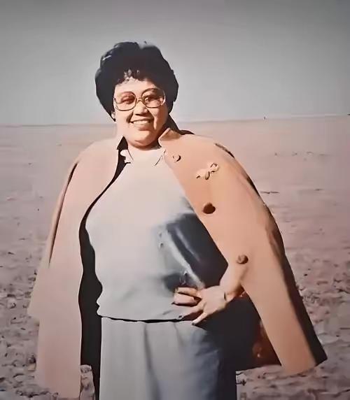 陈丽华不与迟重瑞生孩子的原因是啥陈丽华结婚时已经49岁了，是真不能生了。如果生，