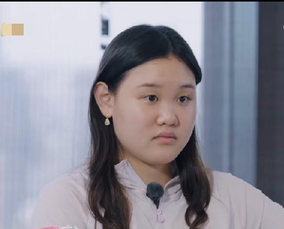 张家齐估计很难结婚了，
不是因为她择偶标准太高，想要找又高又帅的，而是在嫁人这件
